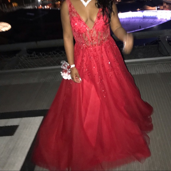 Prom dress - Picture 2 of 7